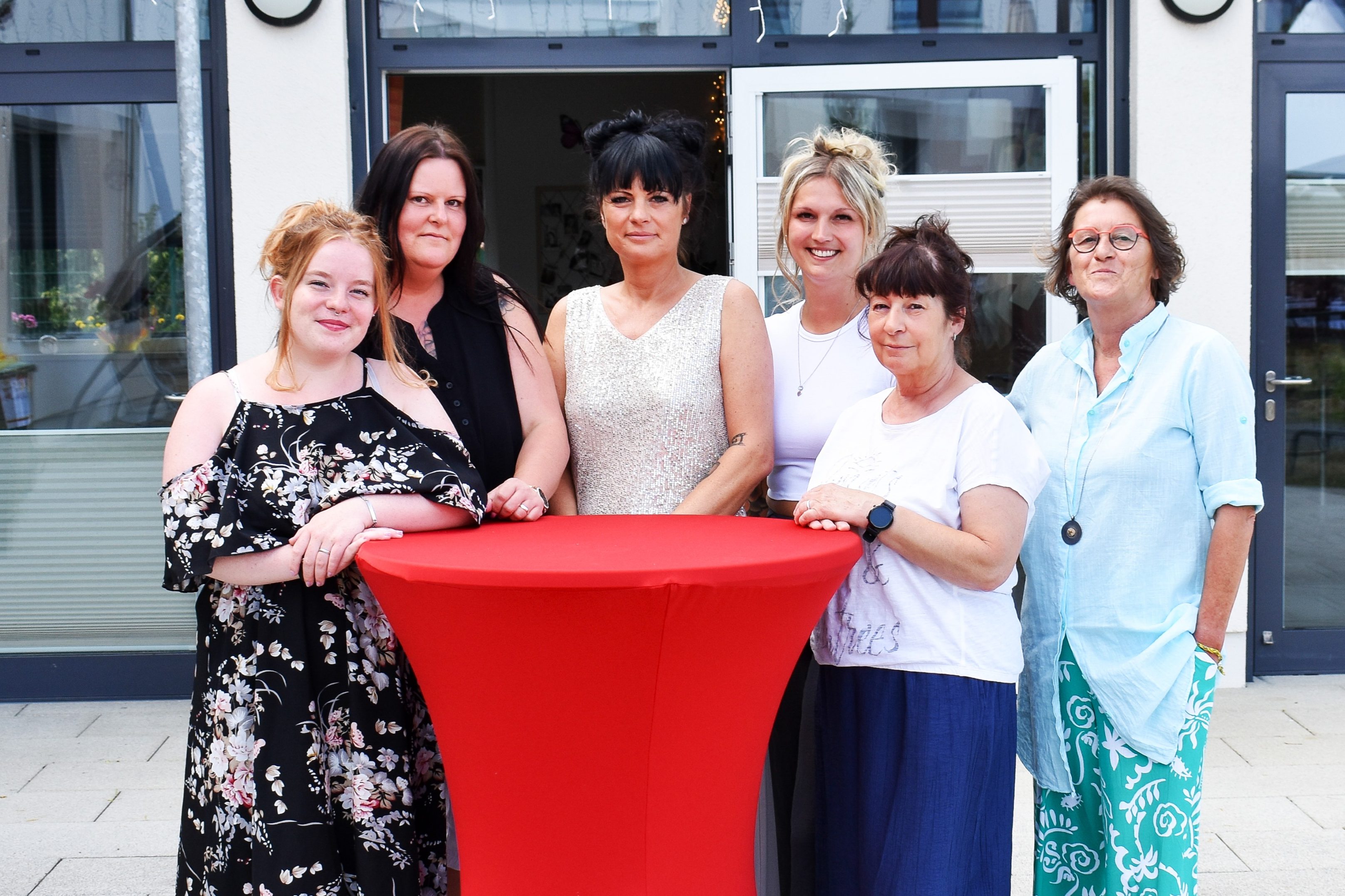 20260703_Tagespflege_Teamfoto Website-900KB.jpg