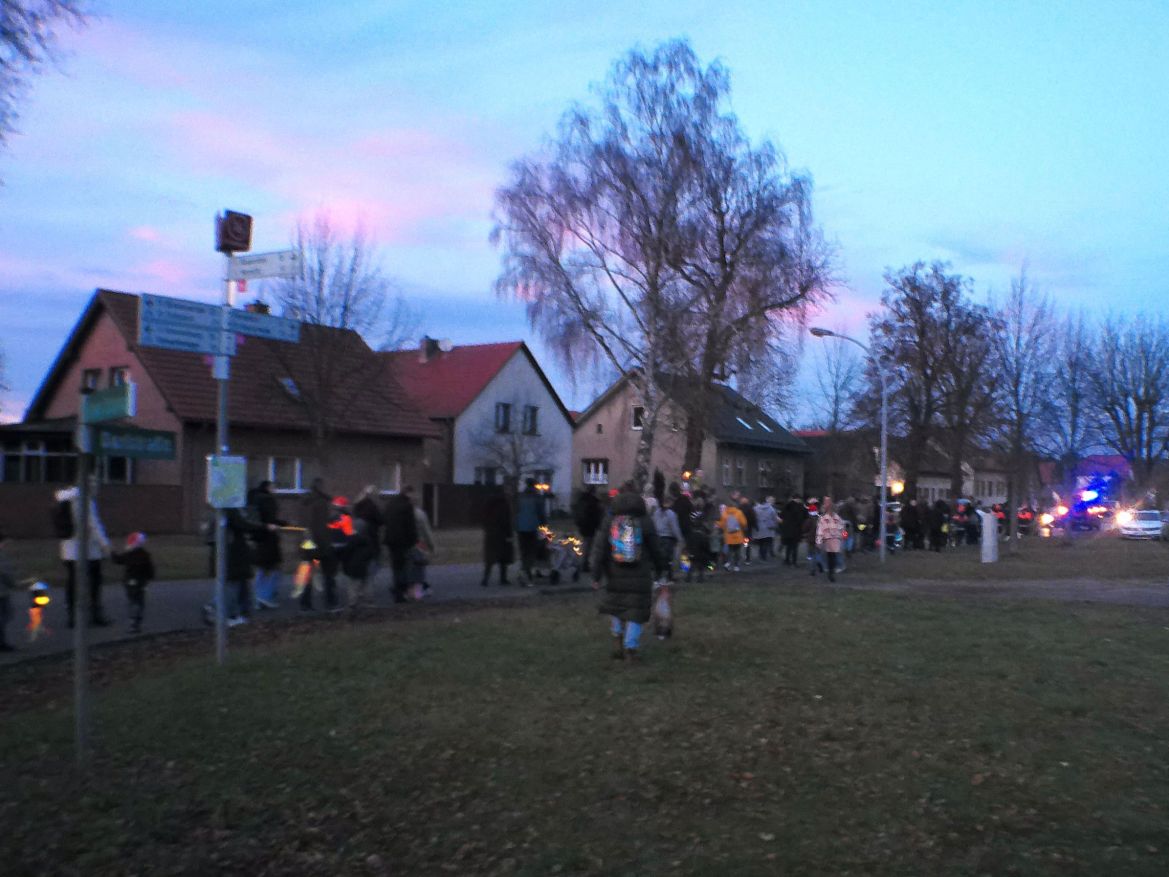20251113_NEWS_Kita-2_Laternenumzug (2).jpg