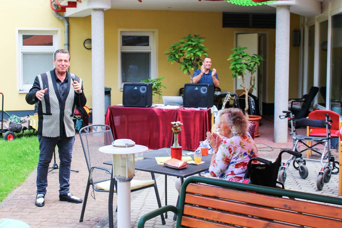 20260717_NEWS_SE-Hof_Sommerfest (6)_edited-750KB.jpg